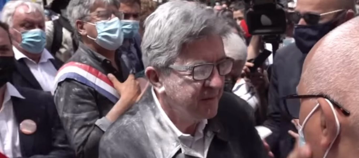 Γαλλία: Αλεύρι κατά του επικεφαλής της γαλλικής αριστεράς Ζαν – Λυκ Μελανσόν